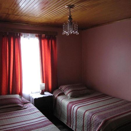 Hospedaje Los Cipreses Coyhaique Esterno foto
