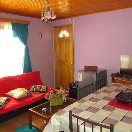 Hospedaje Los Cipreses Coyhaique Esterno foto