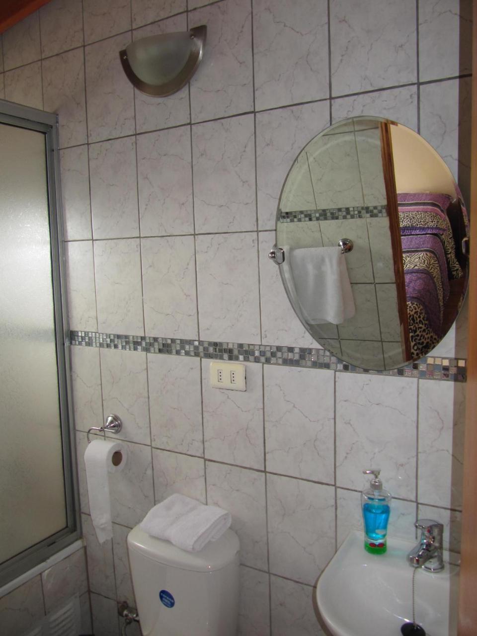 Hospedaje Los Cipreses Coyhaique Esterno foto