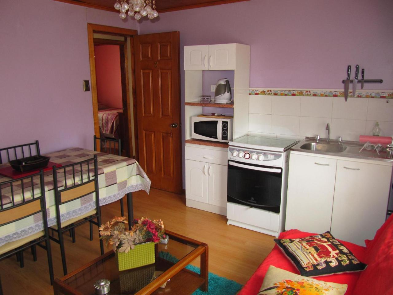 Hospedaje Los Cipreses Coyhaique Esterno foto